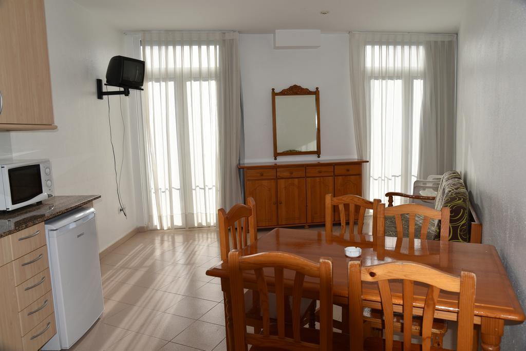 Apartamentos Ar Dosjoimi Lloret de Mar Dış mekan fotoğraf