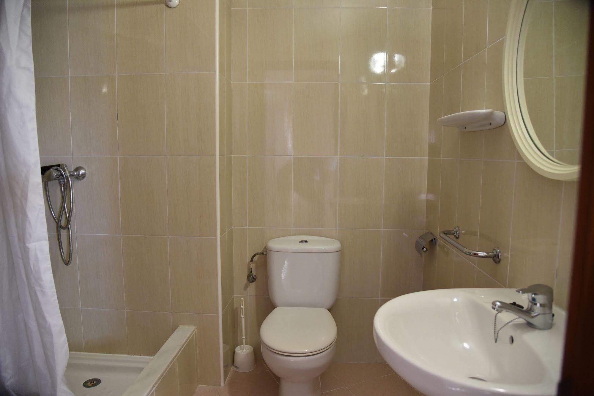 Apartamentos Ar Dosjoimi Lloret de Mar Dış mekan fotoğraf