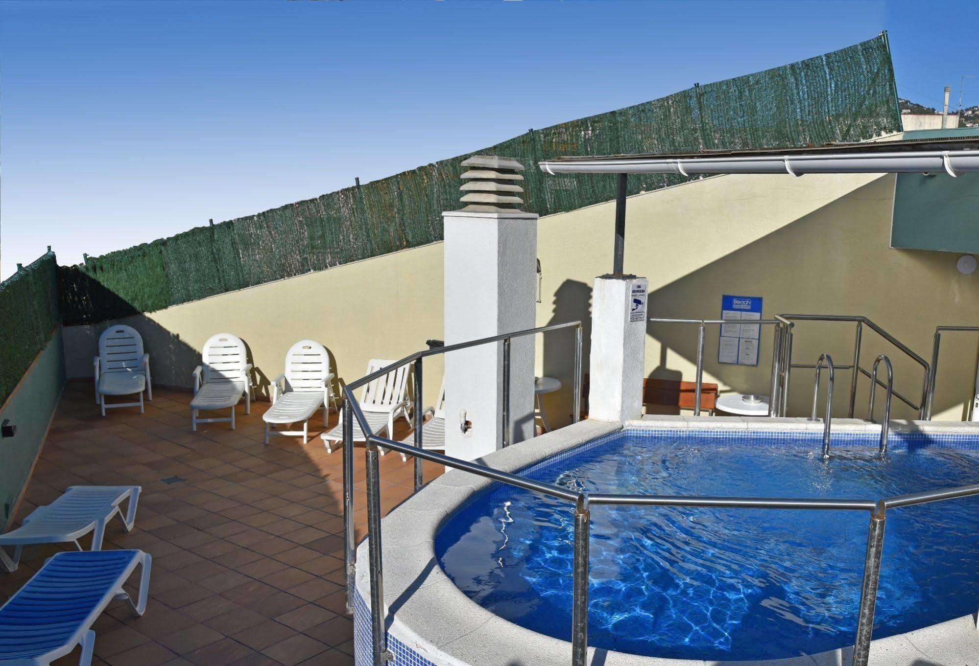 Apartamentos Ar Dosjoimi Lloret de Mar Dış mekan fotoğraf